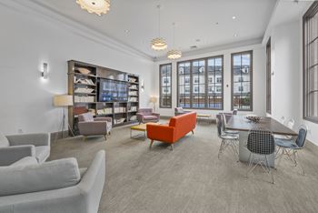 Cozy Relaxing Library Room at Harbor Pointe, Bayonne, New Jersey