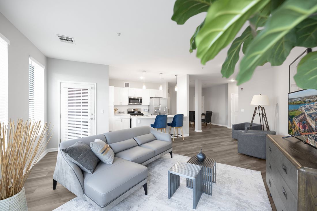 Harbor Pointe Apartments photo