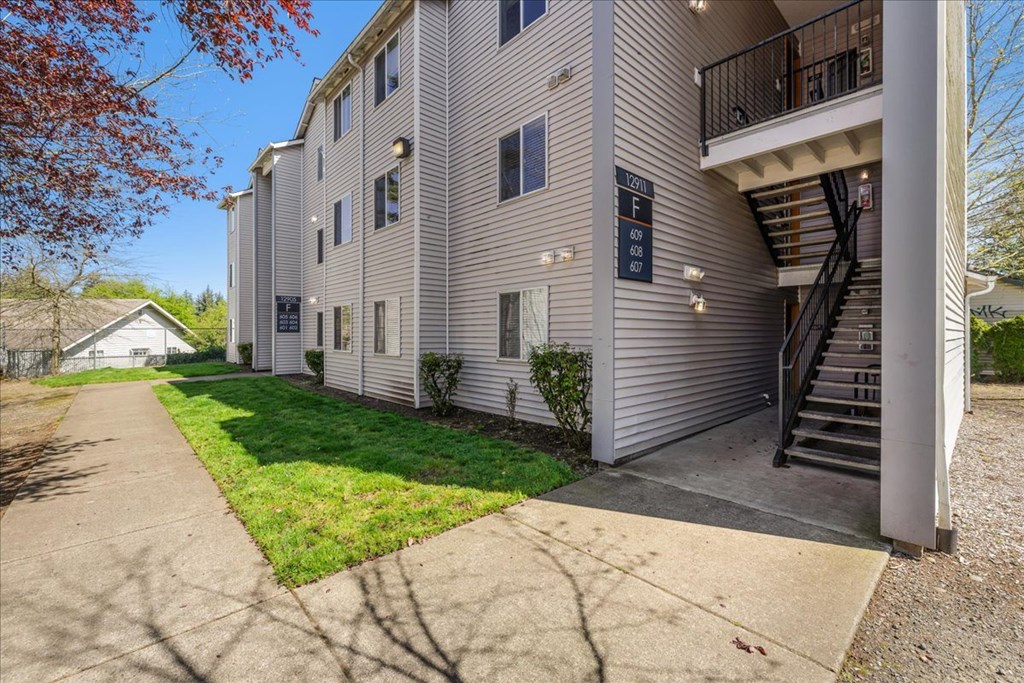 Farisswood Apartments Building Exterior