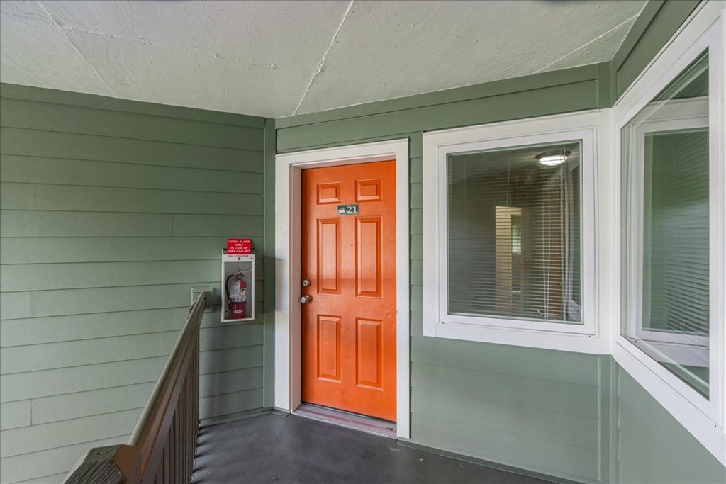 Cascade Woods front door to apartment