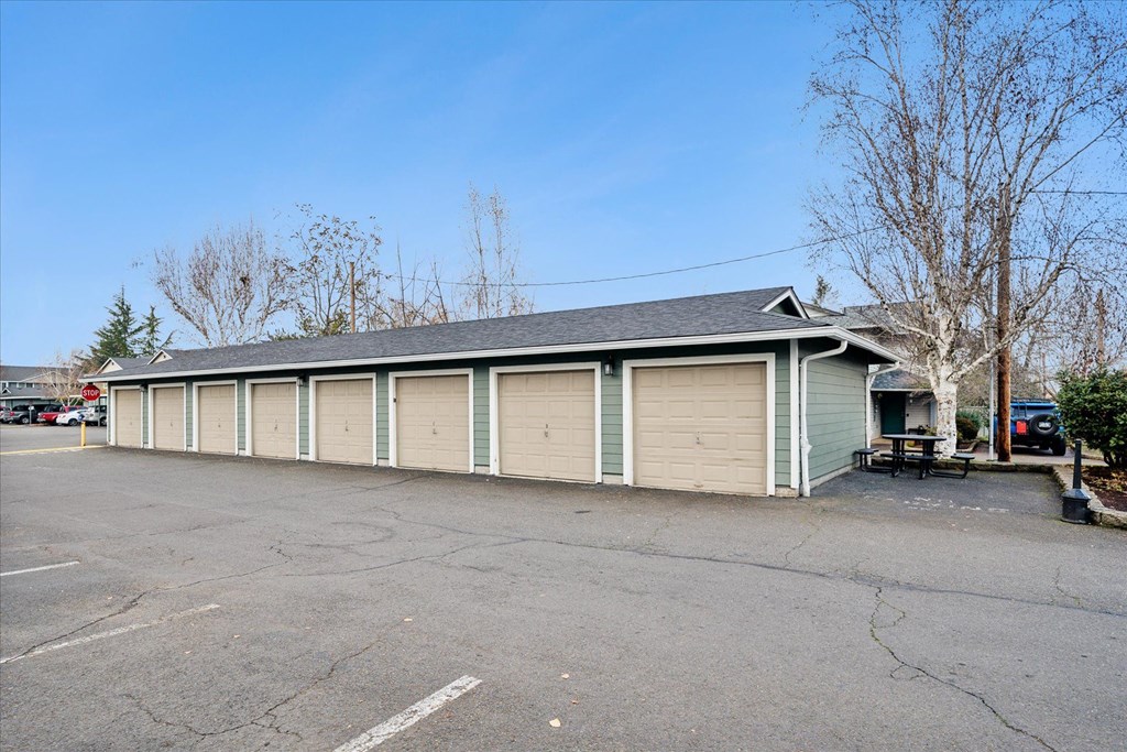 Oak Park Village Apartments Garage Storage
