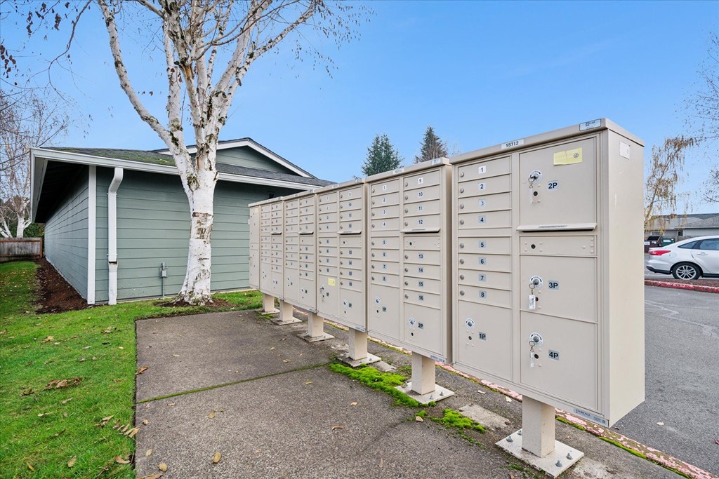 Oak Park Village Apartments Mailboxes