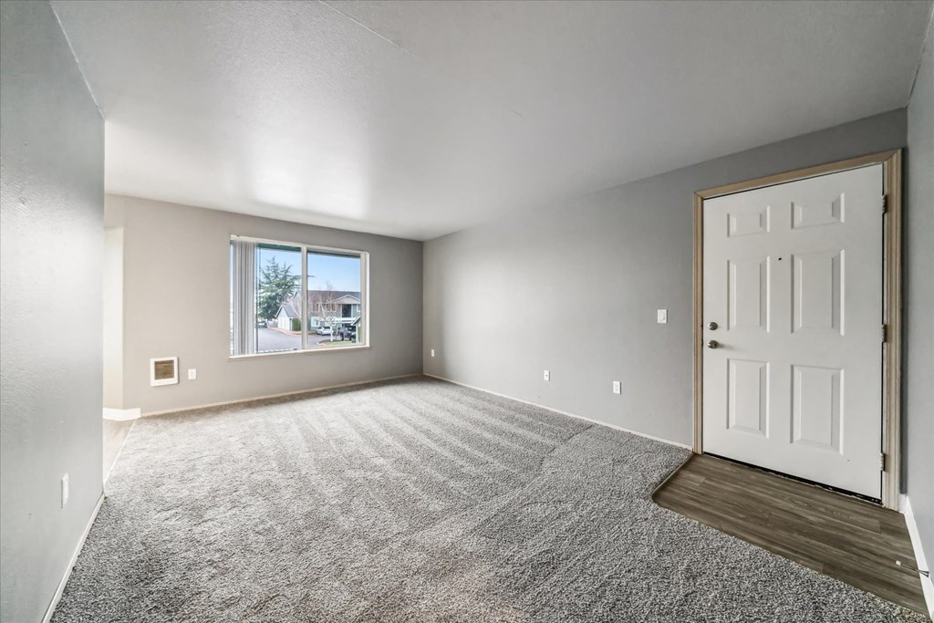 Oak Park Village Apartments Living Room