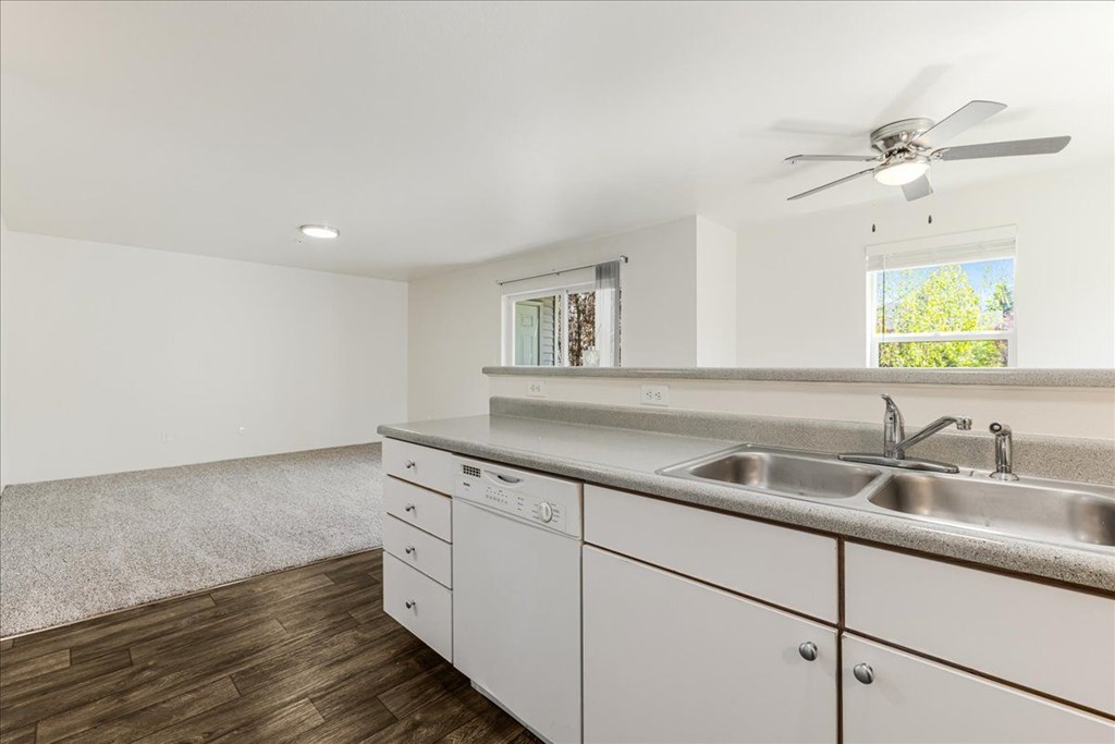 Farisswood Apartments Kitchen