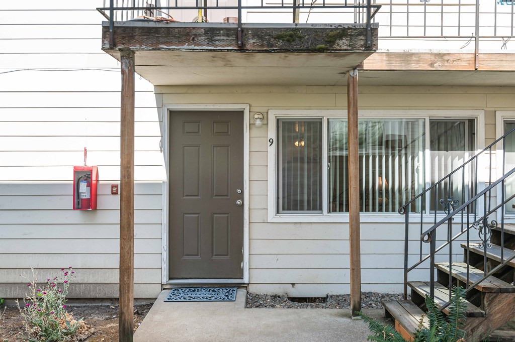 Candlewood Apartments Forest Grove, OR Exterior