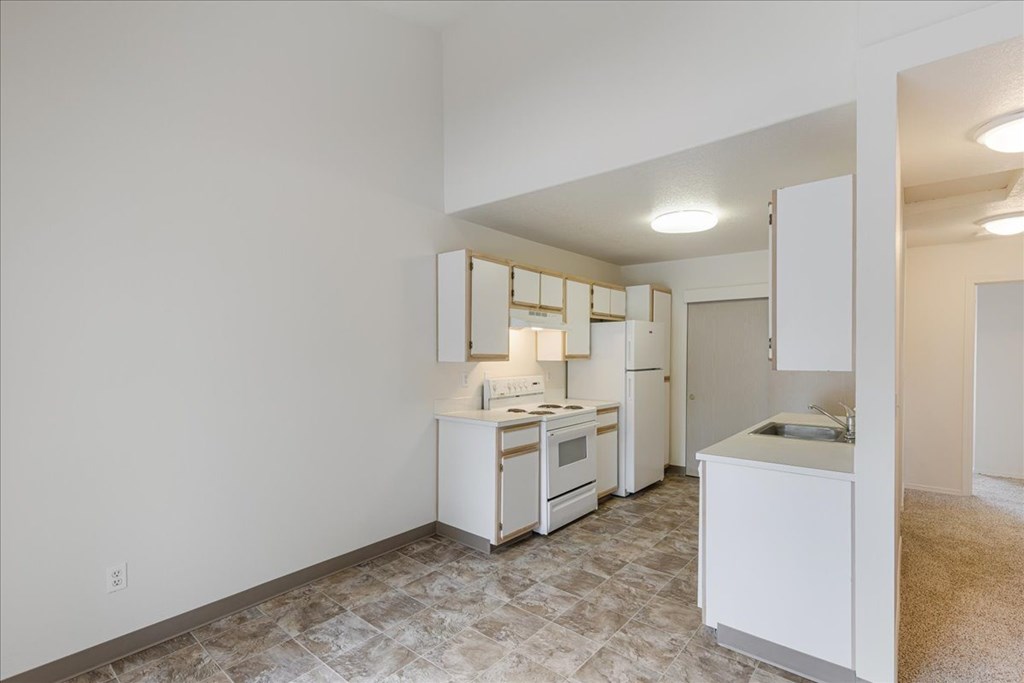 Cedar Grove Apartments Kitchen