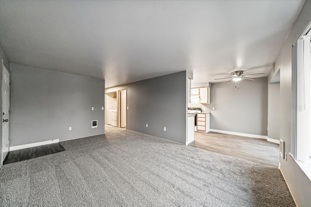 Oak Park Village Apartments Living room