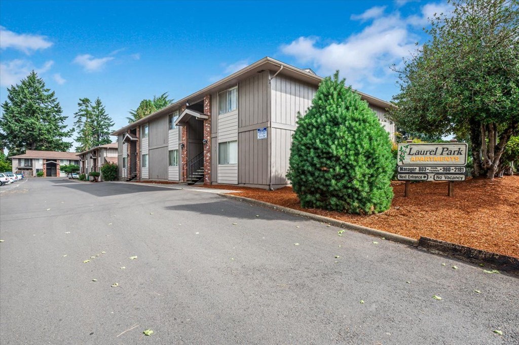 Laurel Park Apartments Parking Lot