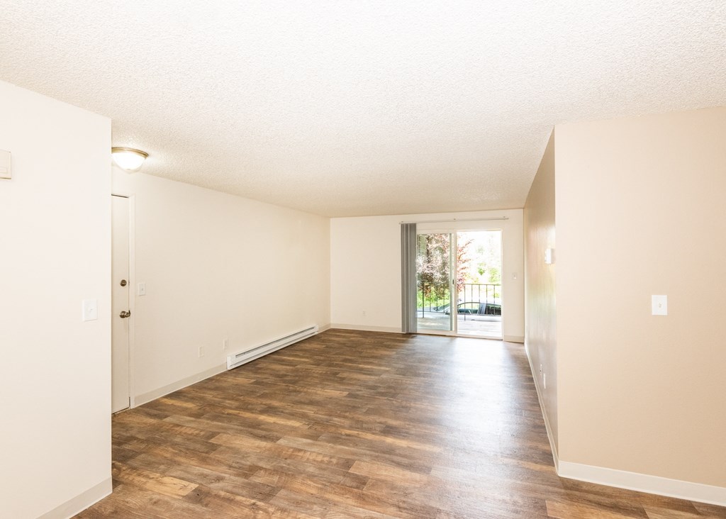 Creekside Commons Apartments Living Area