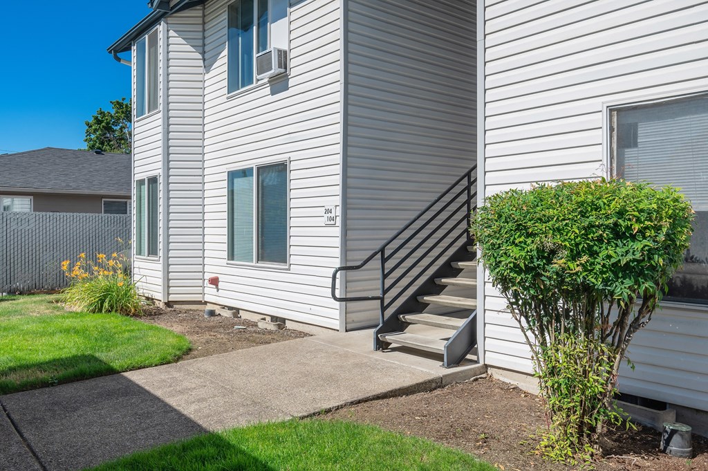 Park Avenue Village Apartments Exterior