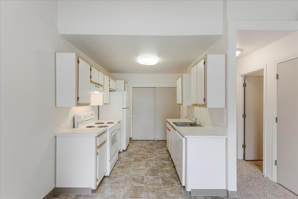 Cedar Grove Apartments Kitchen