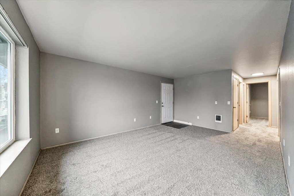 Oak Park Village Apartments Living room