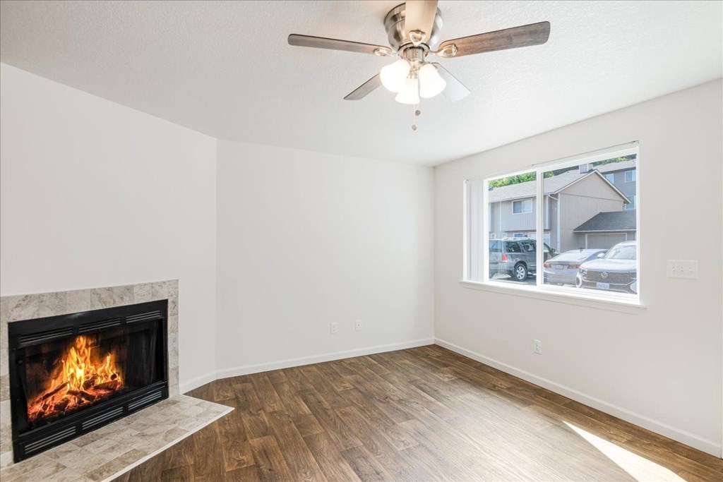 Lincoln Townhomes Living Room