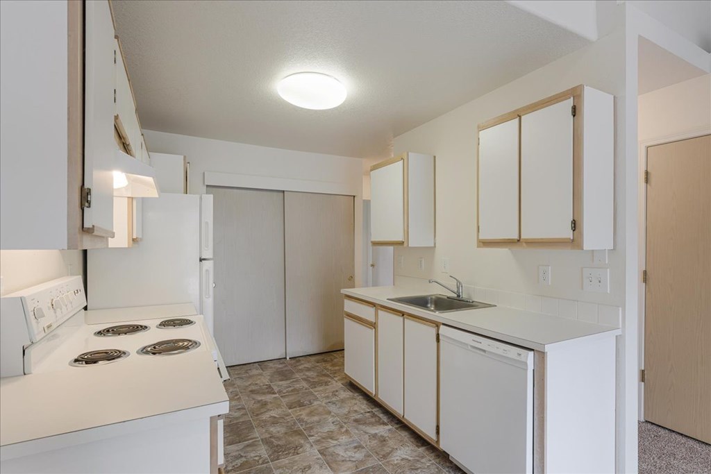 Cedar Grove Apartments Kitchen