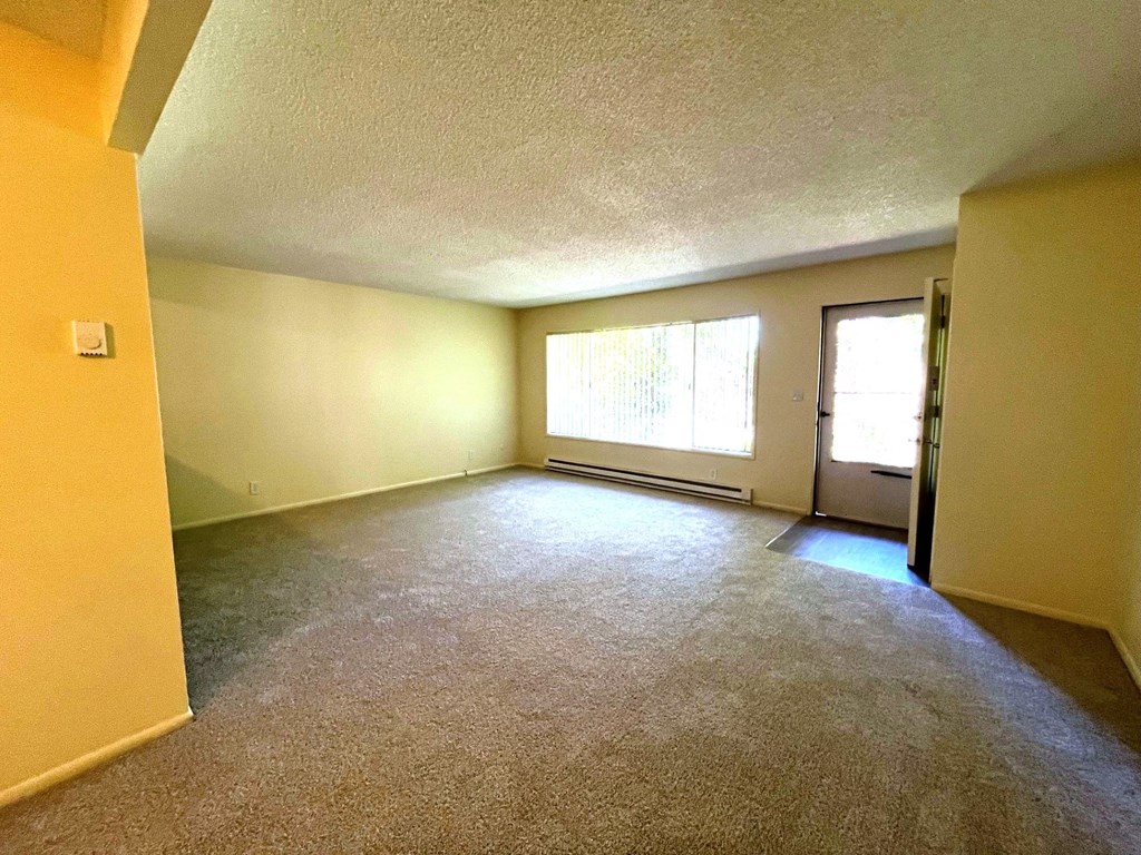 Living Room Fairmount Apartments Salem, OR