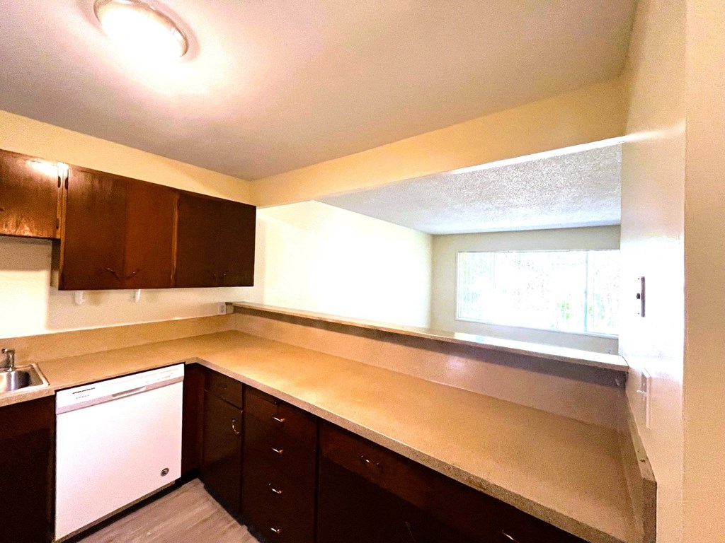 Fairmount Apartments Salem, OR kitchen