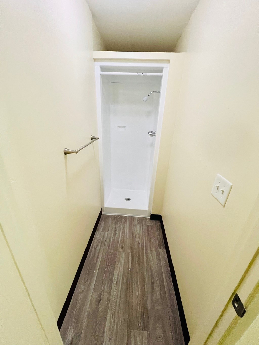 Fairmount Apartments Salem, OR hallway and flooring