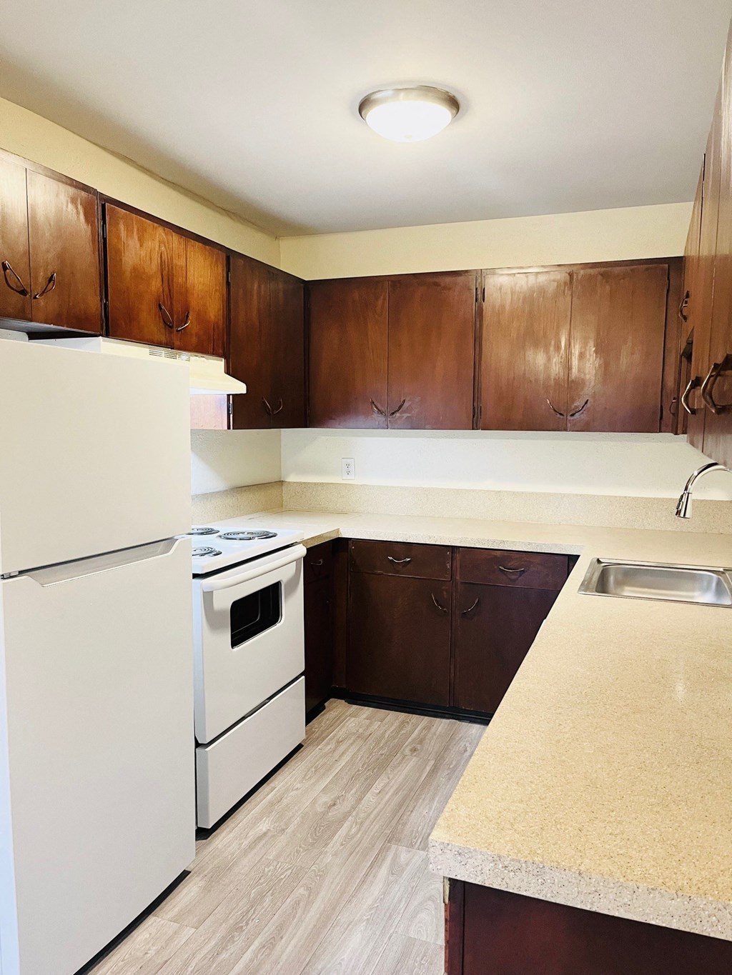 Fairmount Apartments Salem, OR Kitchen