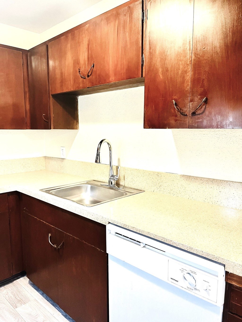 Fairmount Apartments Salem, OR Kitchen