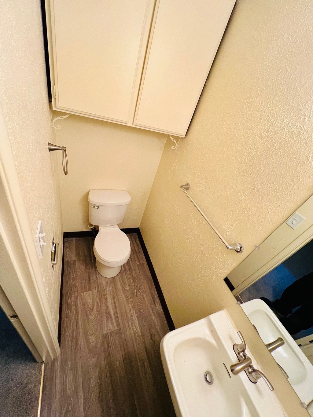 bath Fairmount Apartments Salem, OR