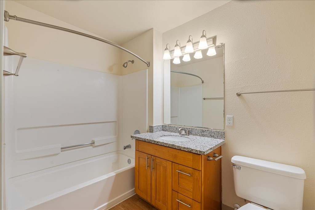 Cascade Woods bathroom with full size tub