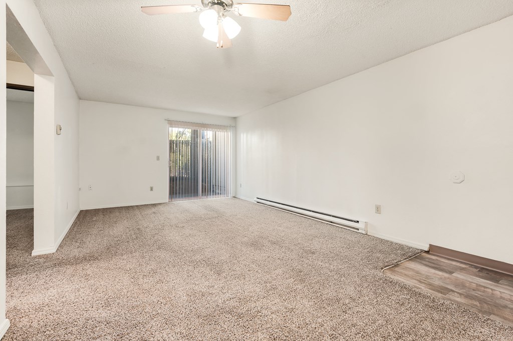 Quail Ridge Apartments Living Room