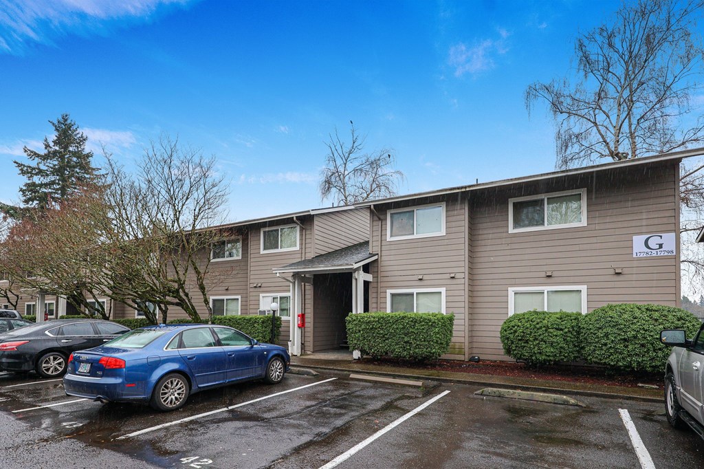 Exterior of Building  Applegate Apartments SE Portland