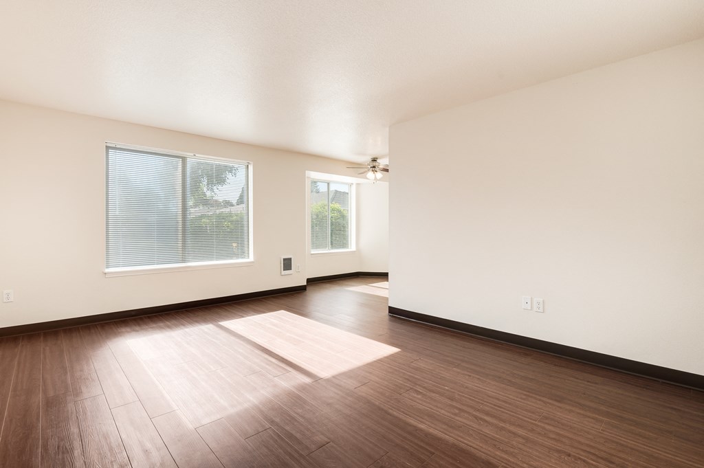 Park Avenue Village Apartments Living Room & Dining Area