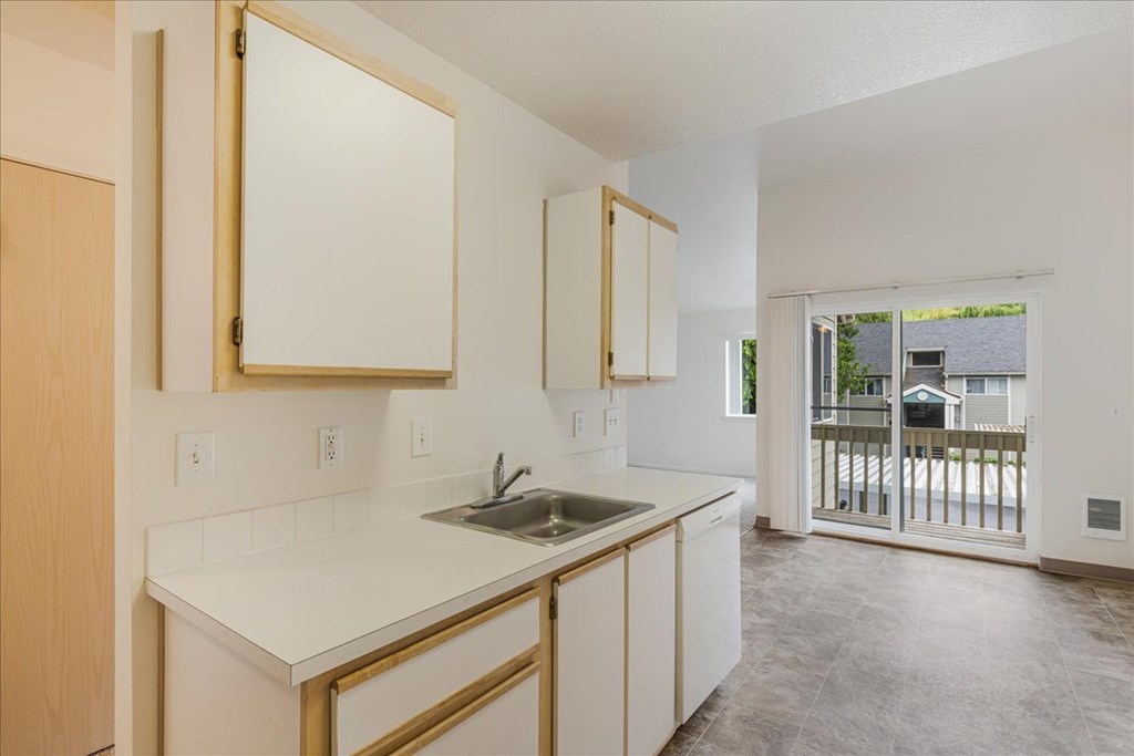 Cedar Grove Apartments Kitchen