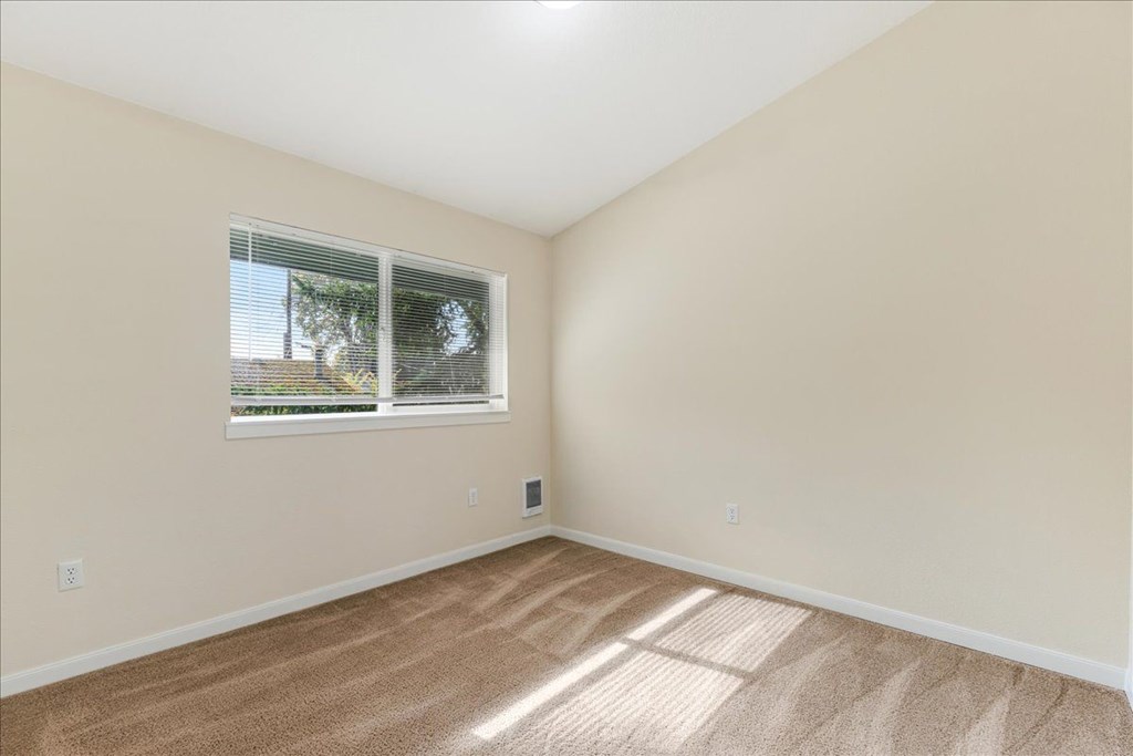 Cascade Woods bedroom with window