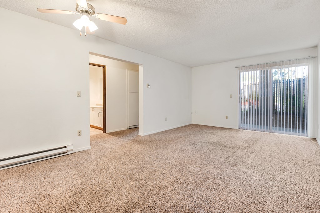 Quail Ridge Apartments Living Room
