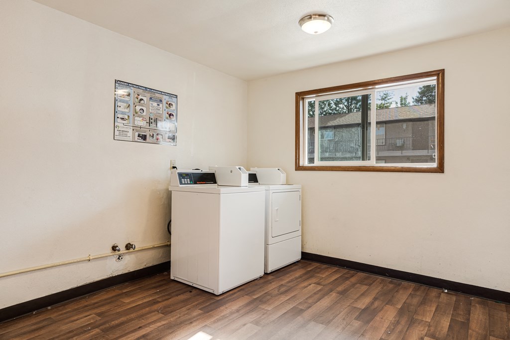 Island Park Apartments Laundry Room