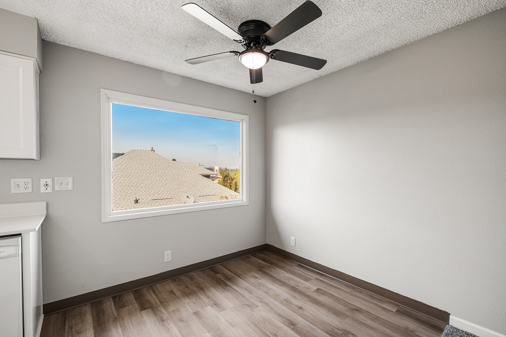 bedroom Monroe Manor Apartments