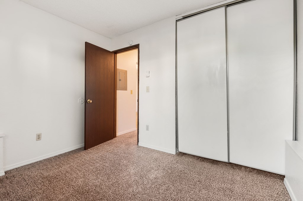 Quail Ridge Apartments Bedroom