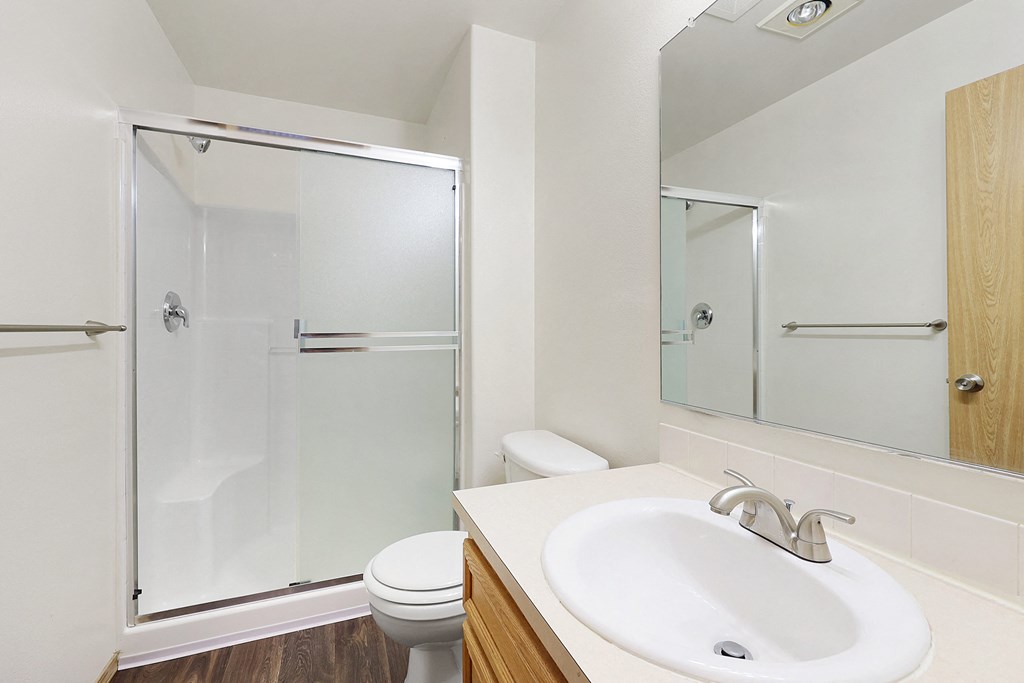 Andrea Place Apartments Bathroom