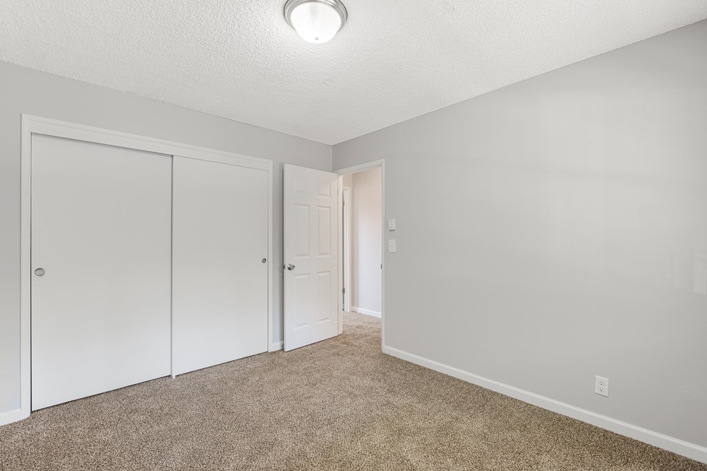 bedroom Monroe Manor Apartments