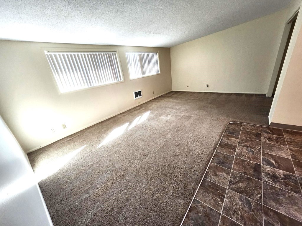 Bedroom Fairmount Apartments Salem, OR