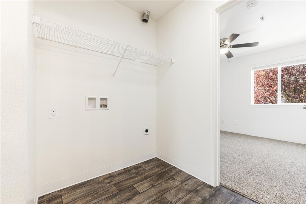 Farisswood Apartments Closet