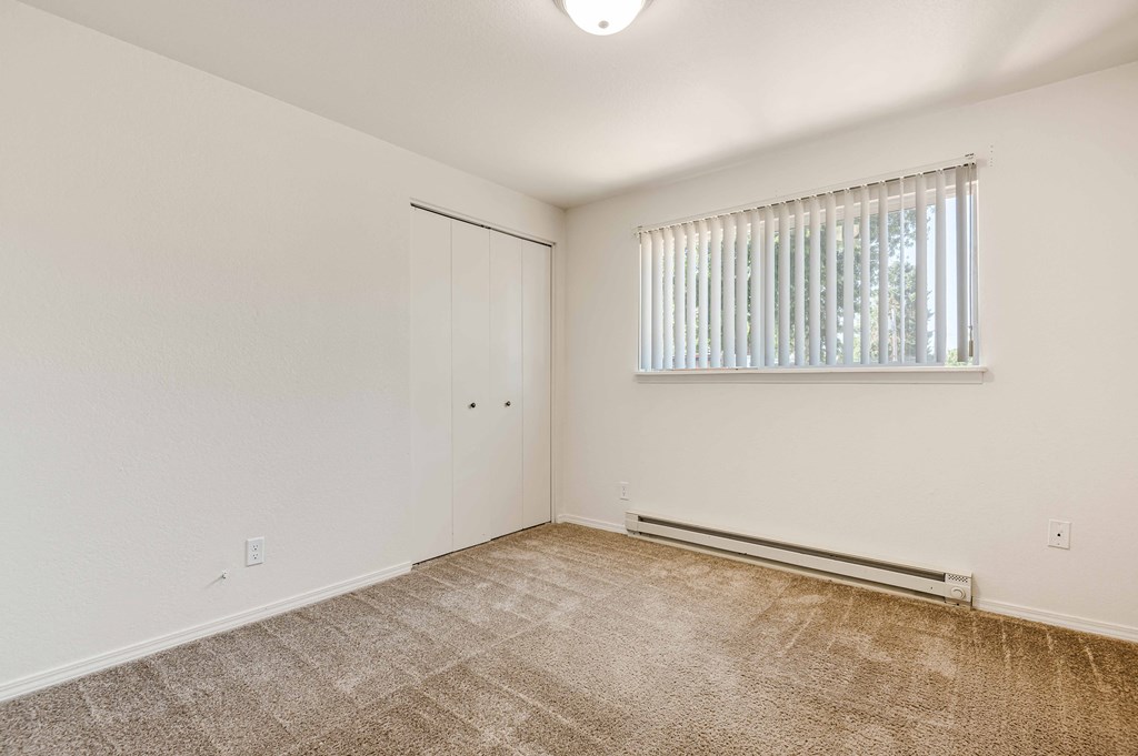 Candlewood Apartments Forest Grove, OR bedroom