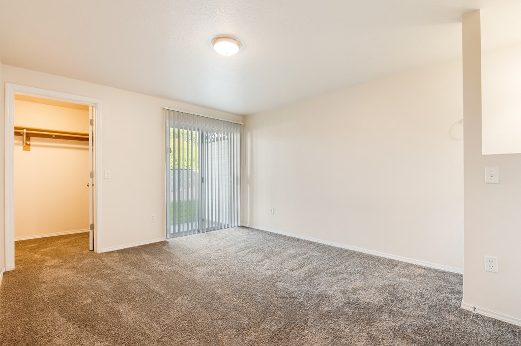 Park Avenue Village Apartments Bedroom