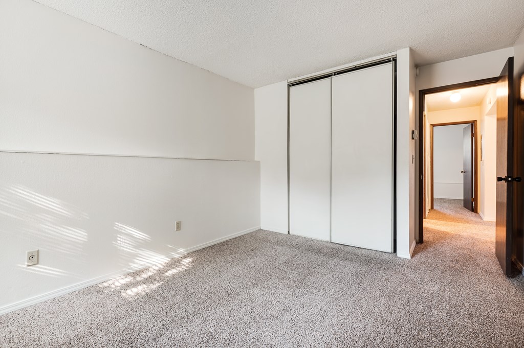 Quail Ridge Apartments Bedroom