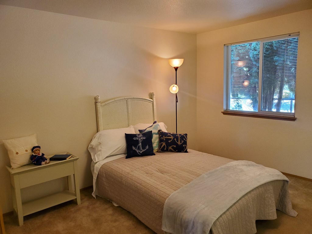 Highland Court Apartments Bedroom