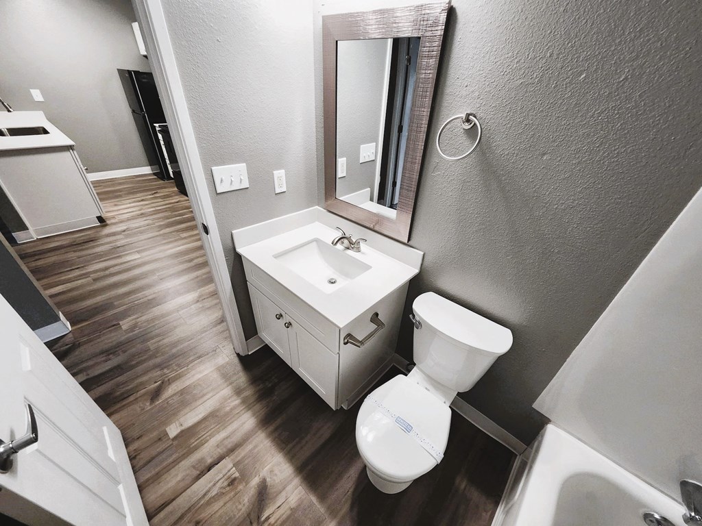 Riverbend Terrace Apartments Bathroom