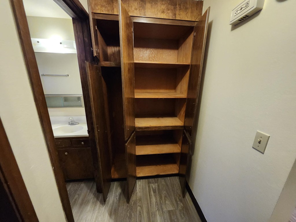 Bush Park Apartments Closet