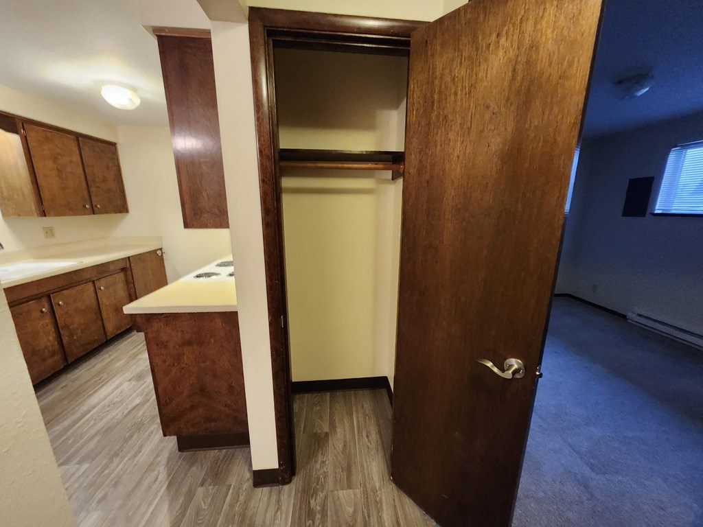 Bush Park Apartments Closet