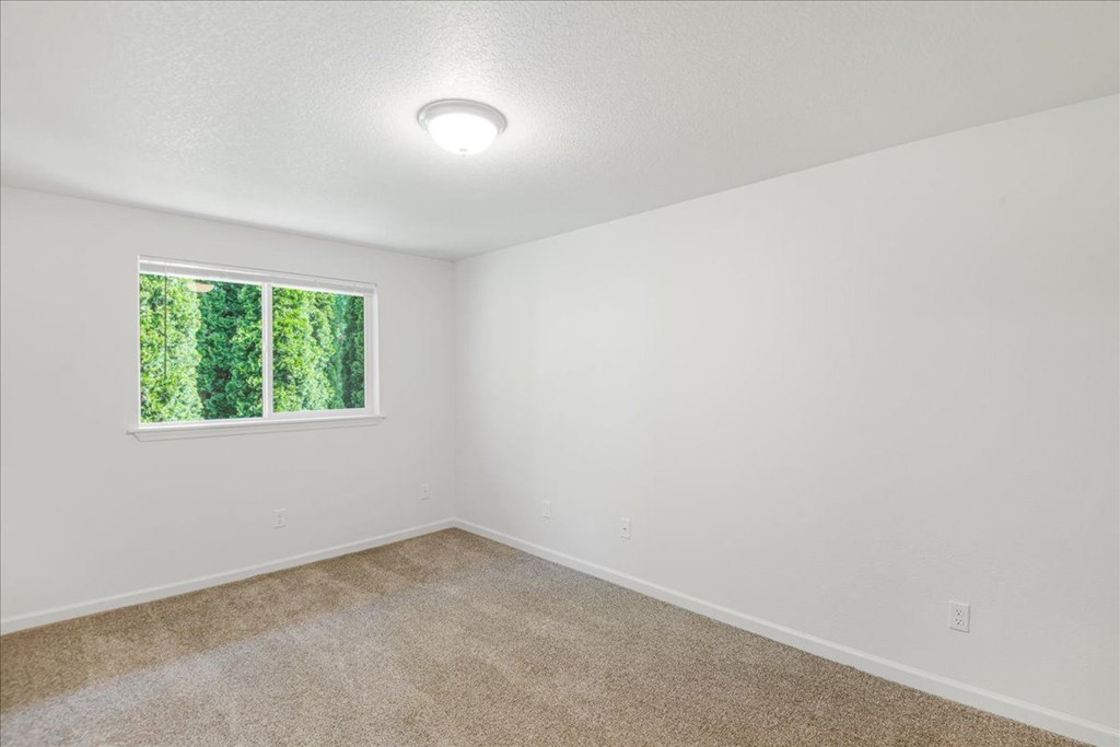Lincoln Townhomes Bedroom