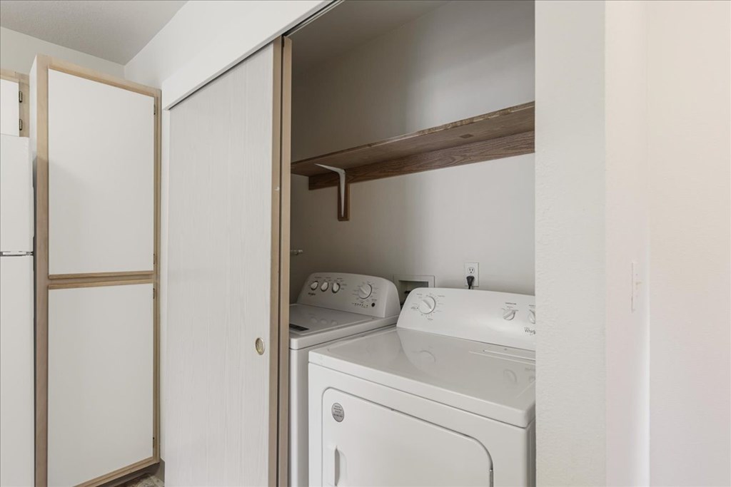 Cedar Grove Apartments Washer & Dryer