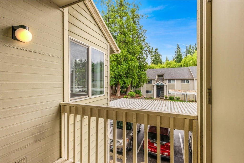 Cedar Grove Apartments Balcony