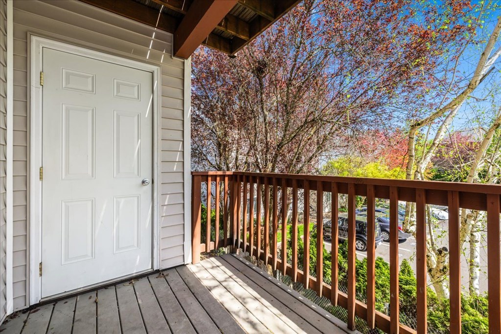 Farisswood Apartments Balcony