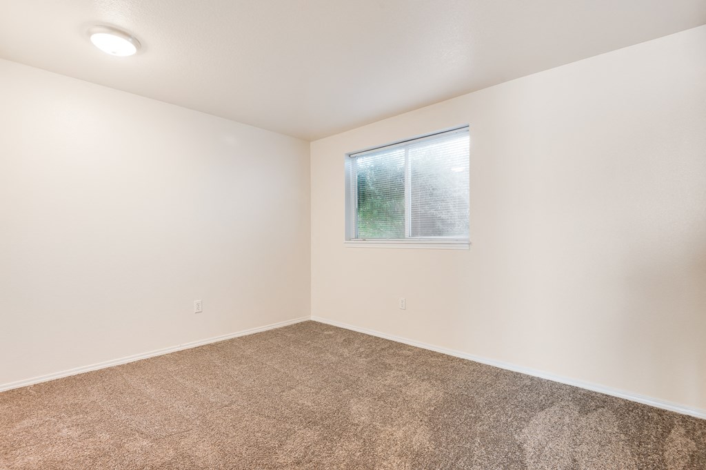 Park Avenue Village Apartments Bedroom